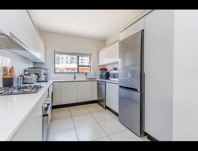 3 BEDROOM APARTMENT TO LET IN LINBRO PARK